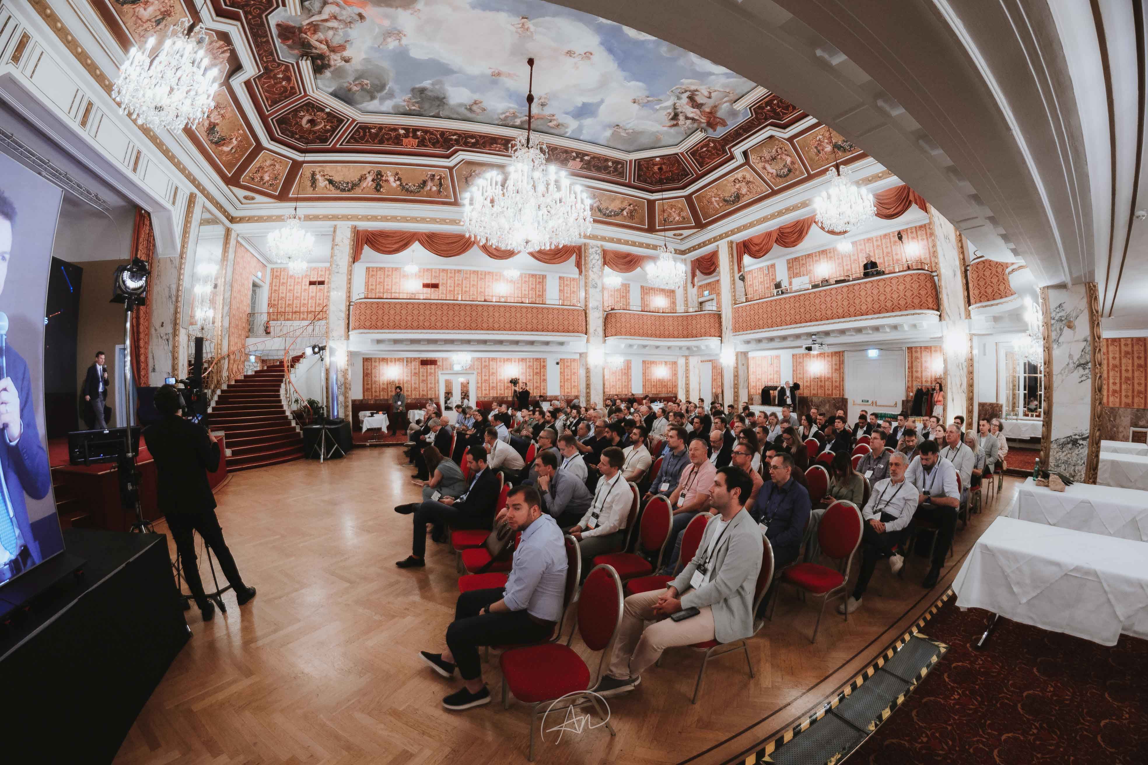 IDEA StatiCa Partner Summit, konferenční sál s účastníky